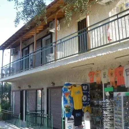 Golden Keys Ground Floor Apartment Moraitika